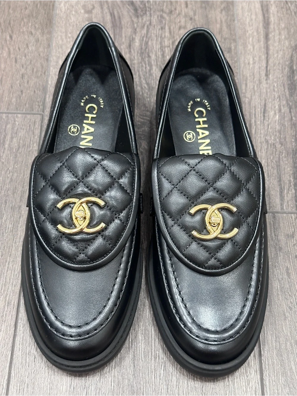 $1.8K 2026 CHANEL BLACK LEATHER LOAFERS MOCCASINS With GOLD CC TURNLOCK LOGO 38C